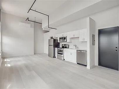 105 William Street — Photo 3