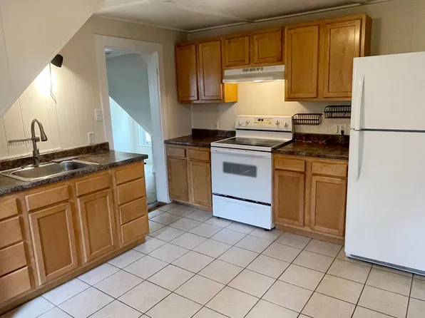6 Maple Street, 6 Maple St #2, Gardner, MA 01440