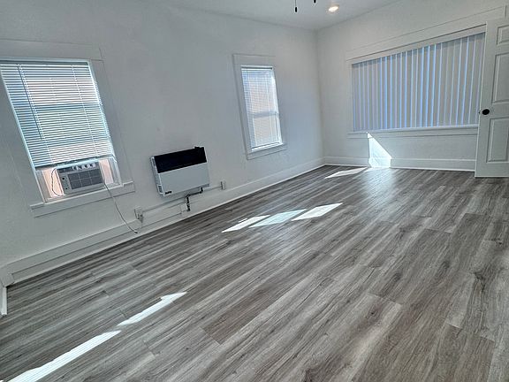Spacious living room