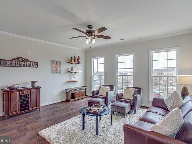 42707 Wardlaw Ter — Photo 5