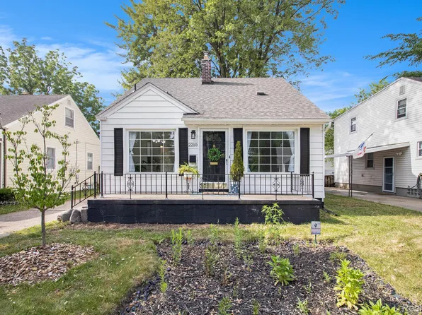 2210 Sprague Ave, Royal Oak, MI 48067