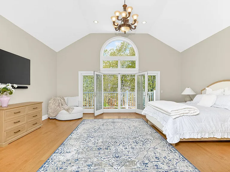 37 Squires Blvd — Photo 19