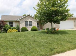 5013 Mountain View Dr, Springfield, IL 62711