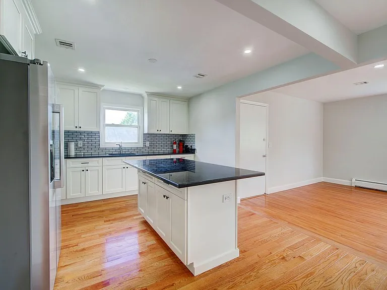 237 N 8th St #2 — Photo 9