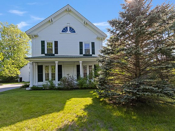 4th image of 434 Main Street