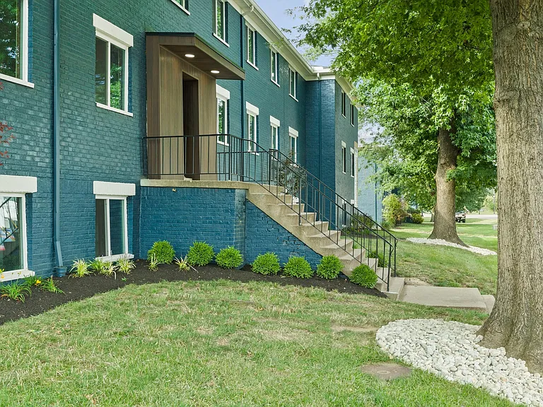 Cadence of Newport Exterior