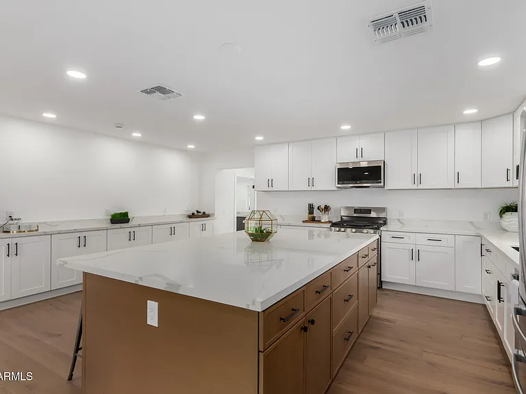 8401 E San Miguel Ave — Photo 6