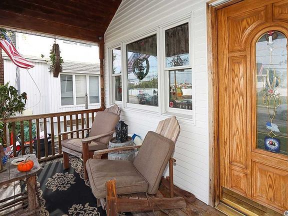 2nd image of 125 Forest Ave