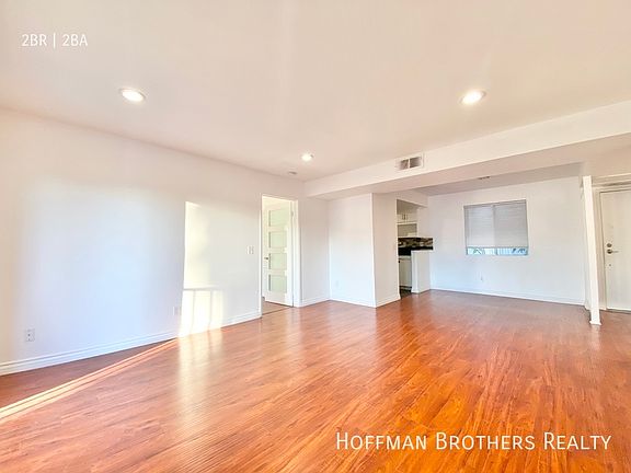 5th image of 742 S Harvard Blvd #206