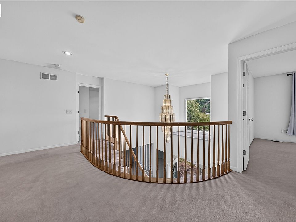 1431 Provincial Dr, photo 29
