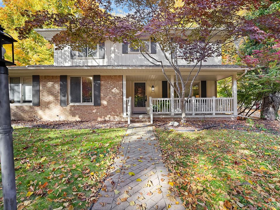 1st image of 21276 Woodhill Dr