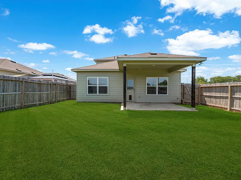 579 Jennifer Way — Photo 37