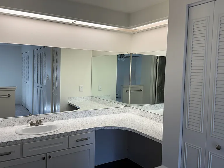 Applewood Crest Townhomes & Apartments — Photo 30