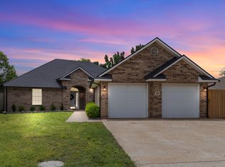 917 Picketwire Cir, Enid, OK 73703