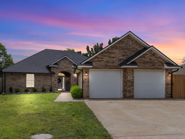 917 Picketwire Cir, Enid, OK 73703