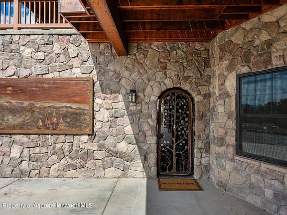 3rd image of 450 Summer Falls Rd