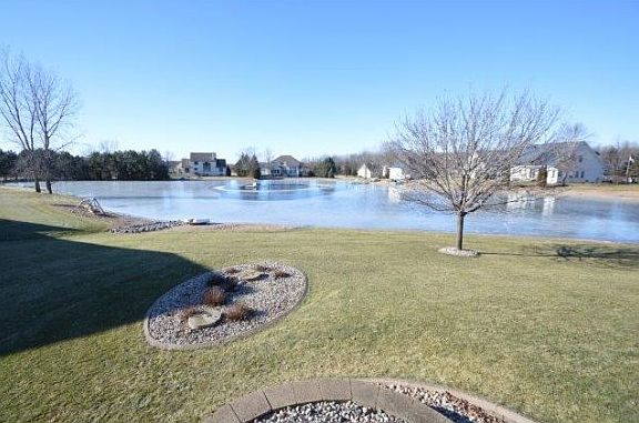 5th image of N1031 W Lake Ct
