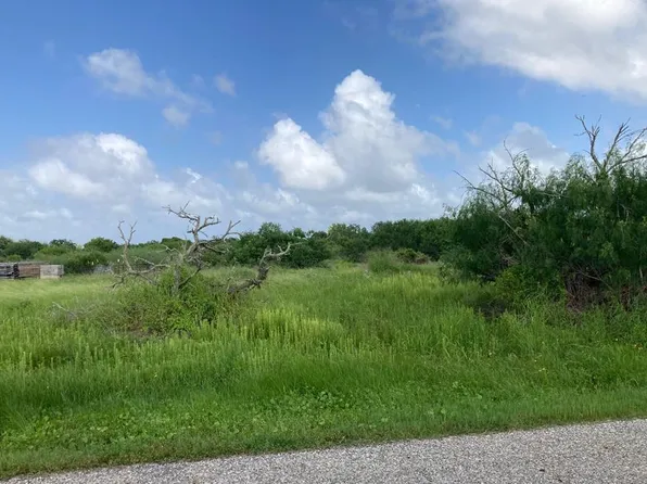 140 Old Salt Lake Rd, Rockport, TX 78382