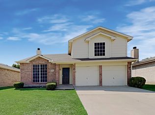 8801 Limestone Dr, Fort Worth, TX 76244