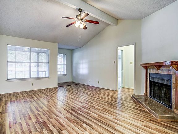5th image of 206 Dove Ct E