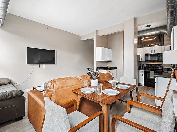 4th image of 1211 W 9th St #103