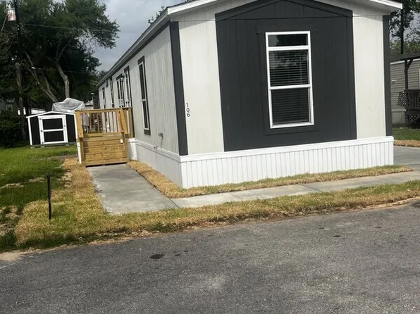 106 Bonito Ln, Dickinson, TX 77539