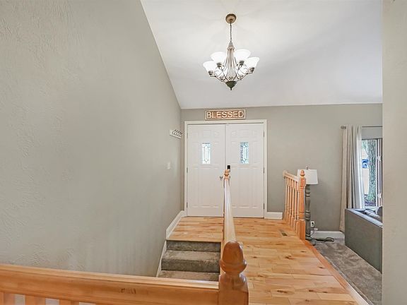 3rd image of 3401 W Capitol Dr
