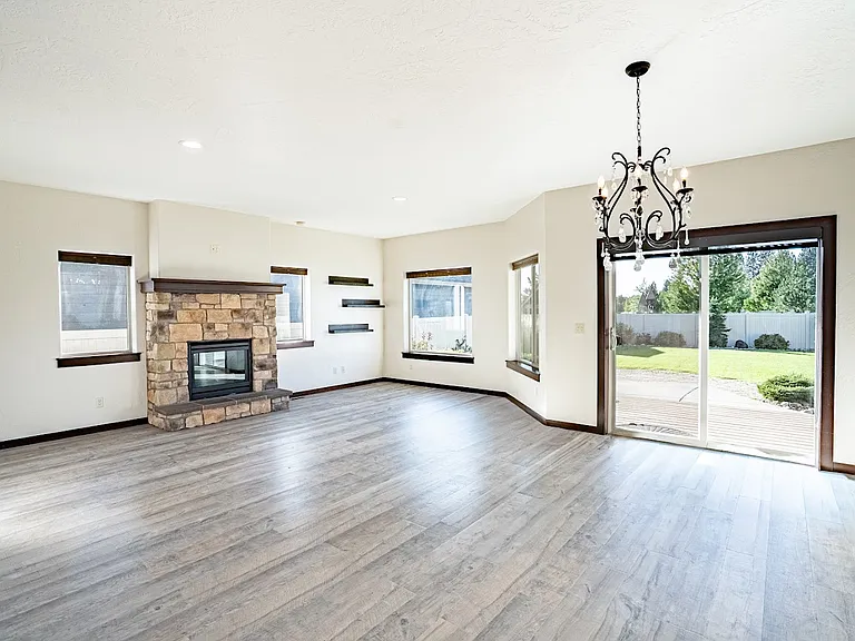 6649 N Madellaine Dr — Photo 7