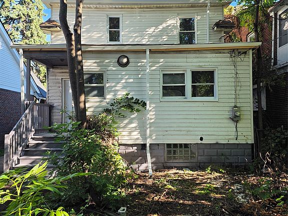 2nd image of 14968 Promenade St