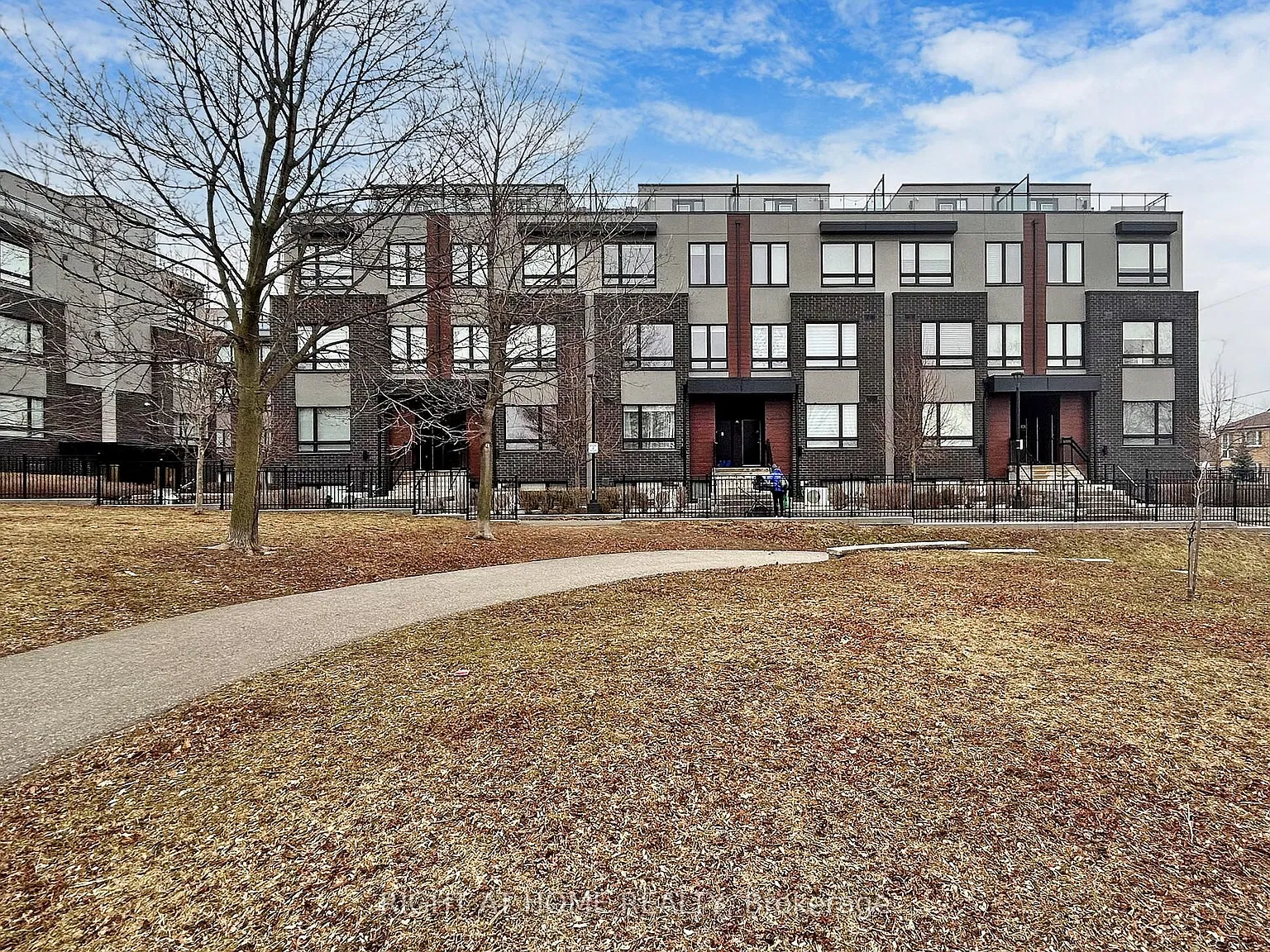 2 bed, $2,600 — Photo 1