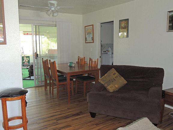 3rd image of 43563 Sierra Center Dr