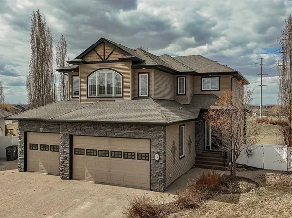 74 S Ingram Close, Red Deer, AB T4R 0A3