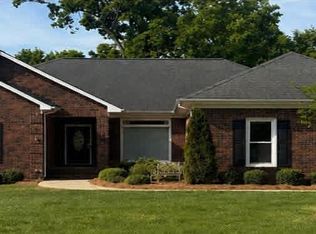 1423 Porch Swing Ln, Matthews, NC 28104