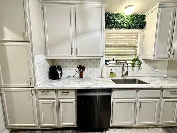 3rd image of 2709 Allen Forest Dr