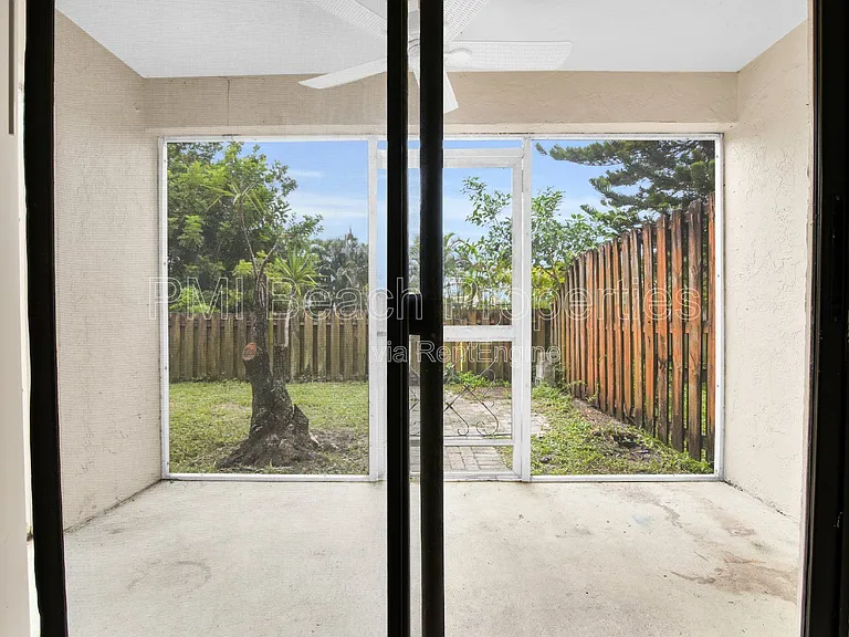 700 Nottingham Cir #D — Photo 17
