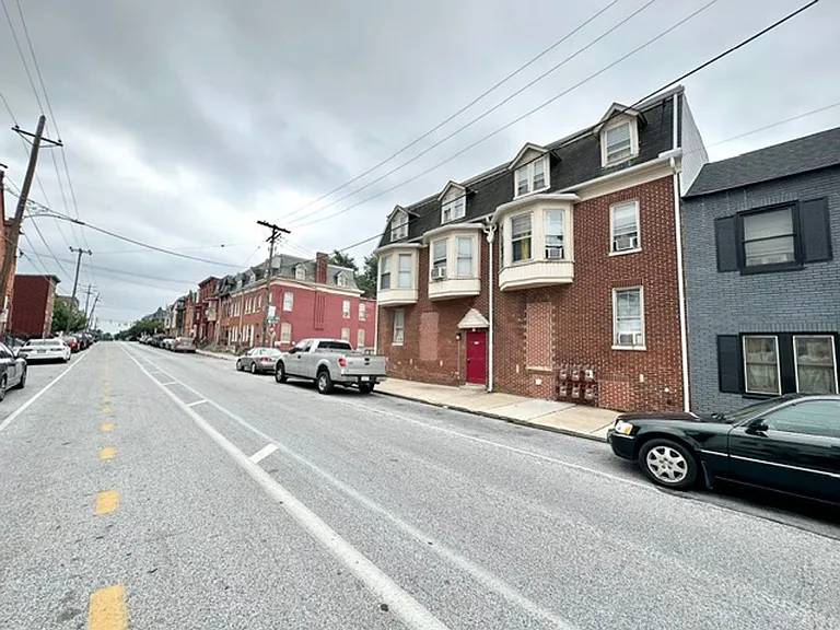 232 E King St #4 — Photo 11