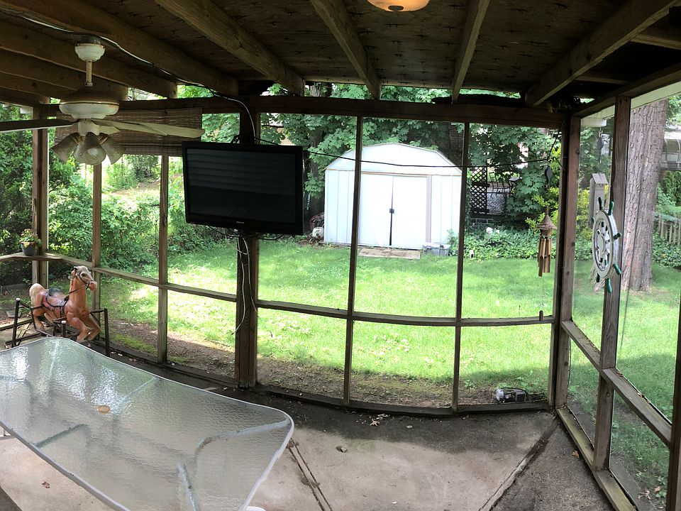 1st image of 287 Crocus Ave