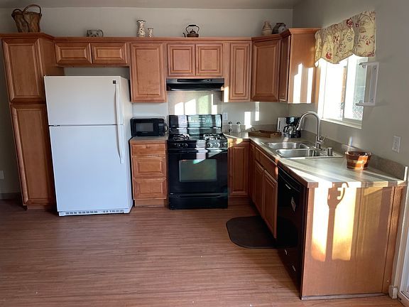 3rd image of 13329 Lakeshore Dr