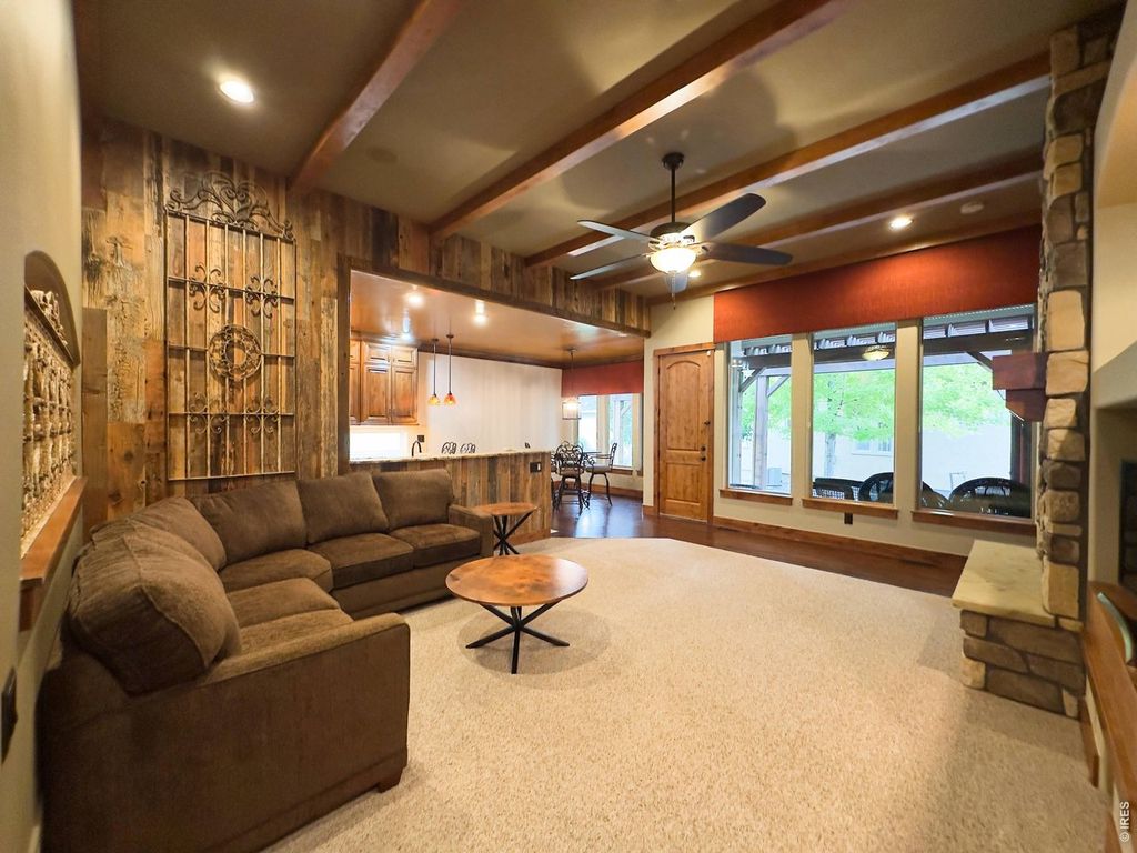 3703 Sandy Shore Ln