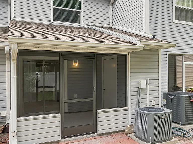 8511 J R Manor Dr — Photo 43