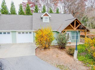 9 Cricket Crossing Ct, Asheville, NC 28804