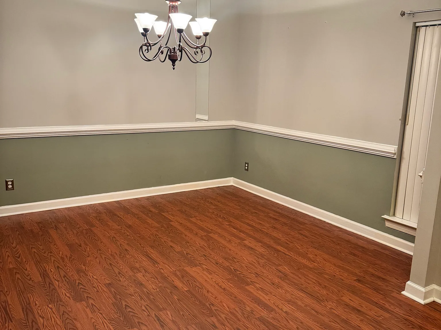 4 bed, 2563 sqft, $2,900 — Photo 3
