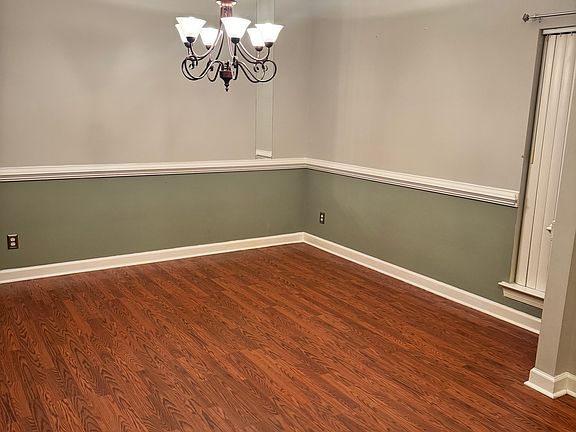 3rd image of 118 Penny Ln