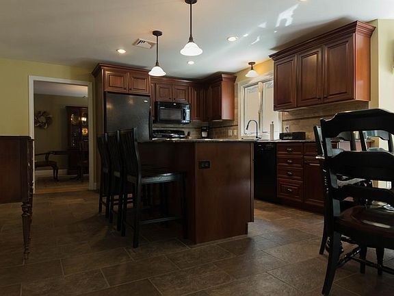 2nd image of 144 Nichols Dr