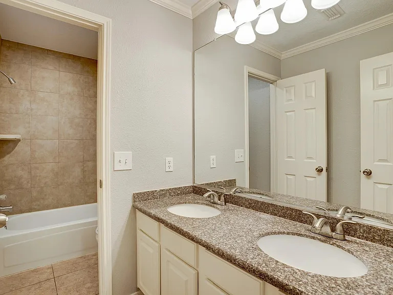 9311 Cabin Creek Dr — Photo 10