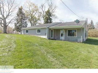 215 W Fitchburg Rd, Leslie, MI 49251