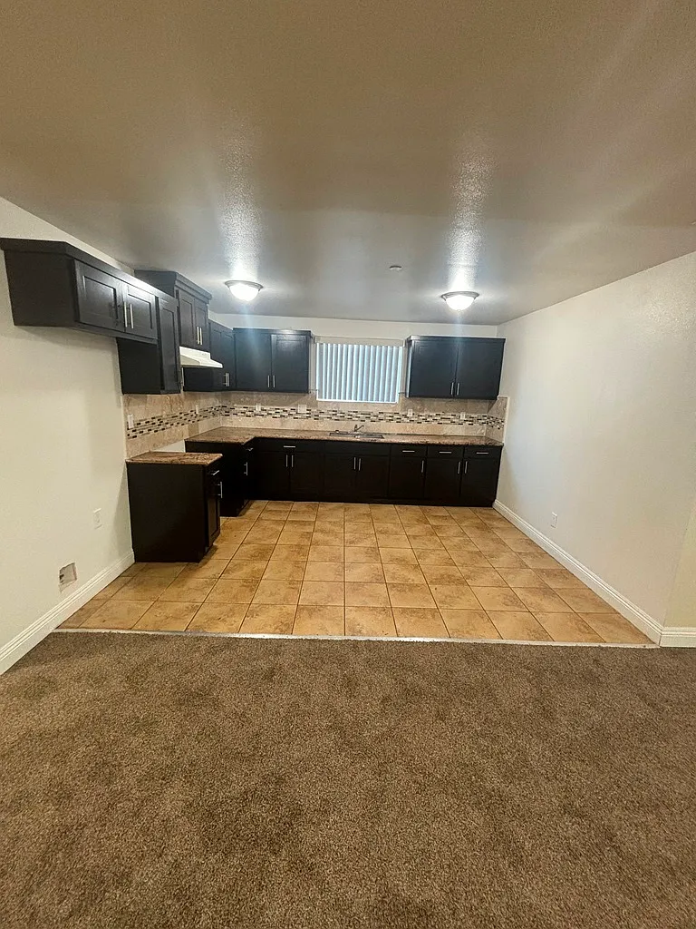 5 bed, 1928 sqft, $4,200 — Photo 3