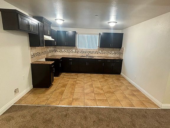 3rd image of 1042 W 61st St