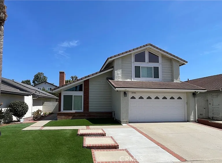 2085 Arbor Cir — Photo 1