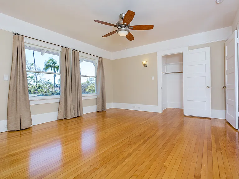 3425 Albatross St — Photo 17